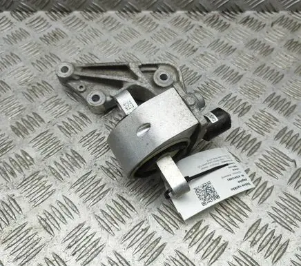 Porsche Taycan 9J1 Engine mount bracket 9J1399233B