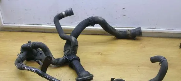 Audi A4 S4 B8 8K Engine coolant pipe/hose 03L121093 8K0122293F