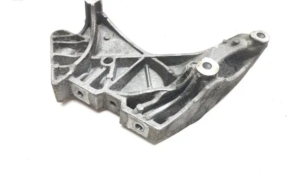 Volkswagen Tiguan Allspace Engine mounting bracket 06K199207A