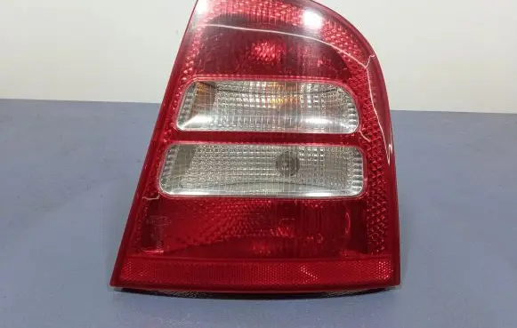 Skoda Octavia Mk1 (1U) Rear/tail lights 665-1903R