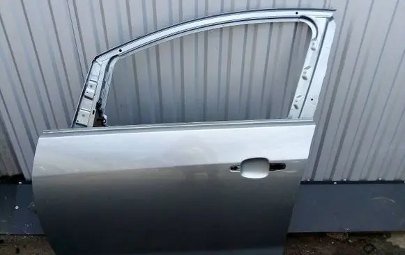 Opel Astra J Front door Z179