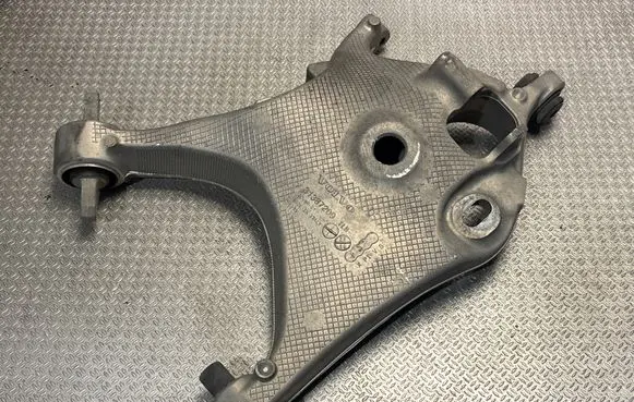 Rear upper control arm/wishbone