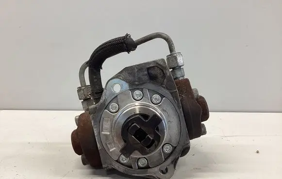 Toyota Avensis T250 Fuel injection high pressure pump 221000R010 03959 HU2940000316