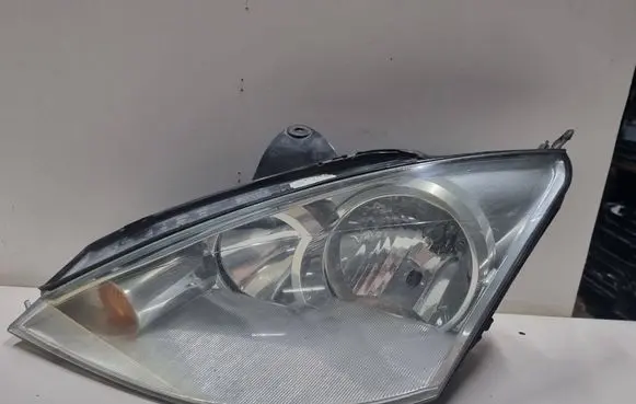 Ford Focus Headlight/headlamp 2M5113W030BD