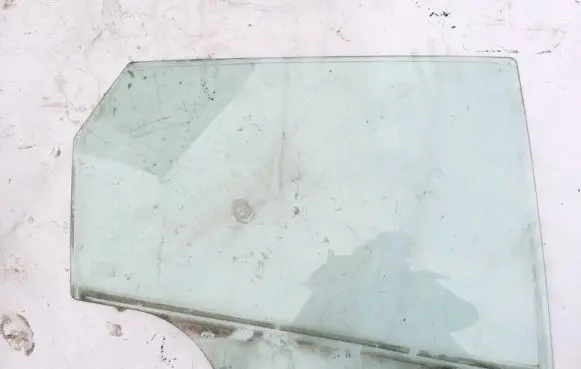 Mazda 3 I Rear door window glass