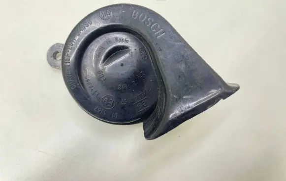 Volkswagen PASSAT B6 Horn signal CH2143