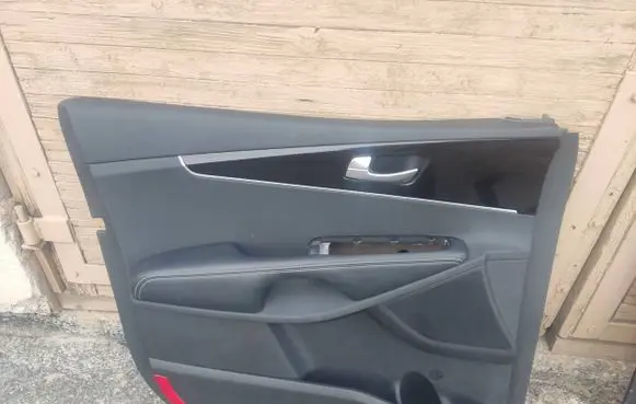 KIA Sorento Front door card panel trim