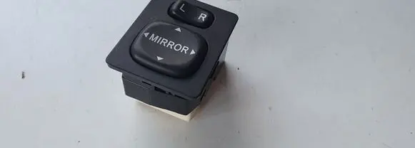 Toyota Yaris Wing mirror switch