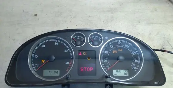 Volkswagen PASSAT B5.5 Speedometer (instrument cluster) 3B0920927A 110080198006