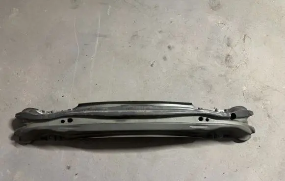 Volvo V40 Rear beam 