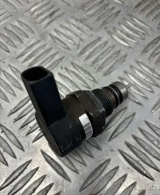 BMW 5 E60 E61 Fuel main line pipe 0281002481 20067115