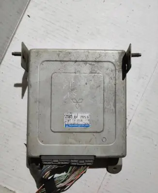 Mazda 323 Engine control unit/module ECU Z5B518881B