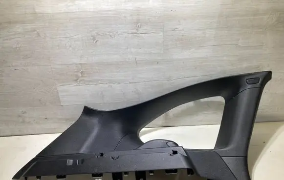 BMW X1 F48 F49 (C) pillar trim 7332819