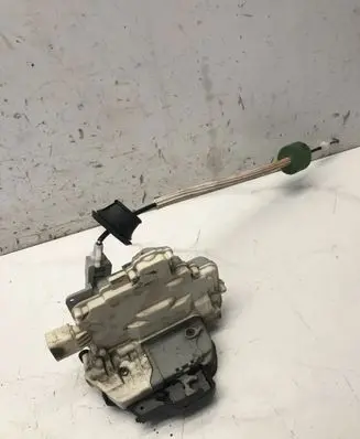 Audi A6 S6 C6 4F Front door lock 4F2887015
