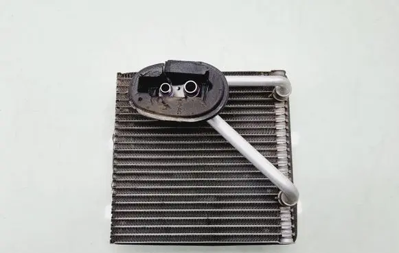 Volkswagen Caddy Air conditioning (A/C) radiator (interior) 1K0820679