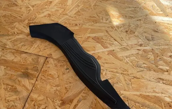 Rear/tail light trim molding