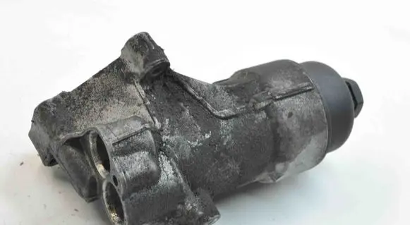 Mercedes-Benz A W169 Oil filter cover A6401800710