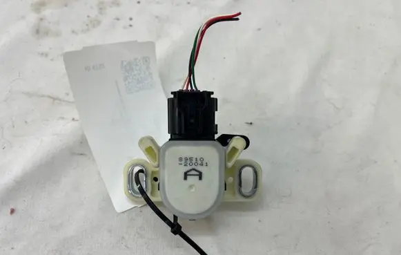 Toyota Prius (XW30) Brake pedal sensor switch 8951020041