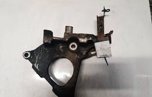 Nissan X-Trail T30 Engine mounting bracket 