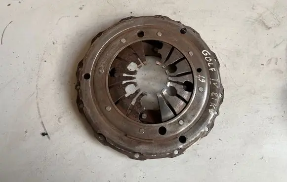Volkswagen Golf IV Pressure plate 