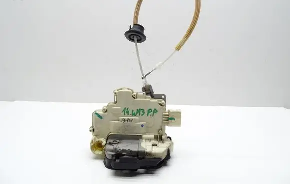 Audi A3 S3 8P Front door lock 4F2837016B
