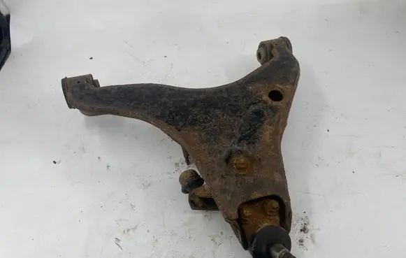 Mitsubishi L200 Front lower control arm/wishbone