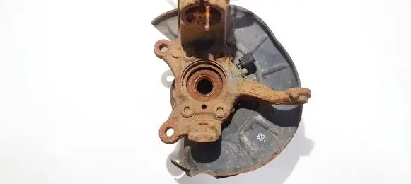 Volkswagen Golf V Front wheel hub