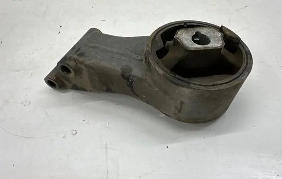 Opel Insignia B Engine mount bracket 84253166