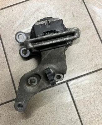 Renault Espace V (RFC) Engine mount vacuum valve 