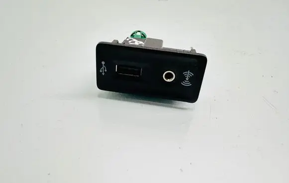 Volkswagen PASSAT B8 USB socket connector 5G0035222E 09941001819