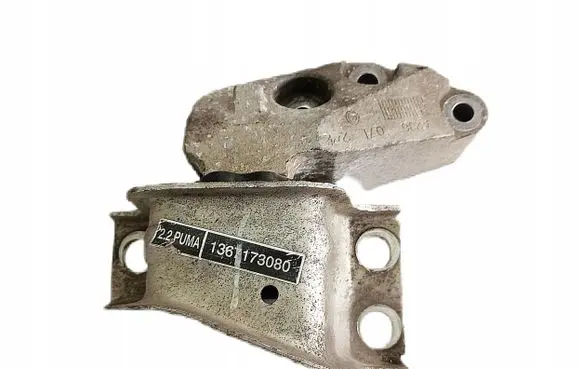 Mercedes-Benz E W212 Engine mount bracket A6510901041