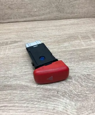 Honda HR-V Hazard light switch M17479
