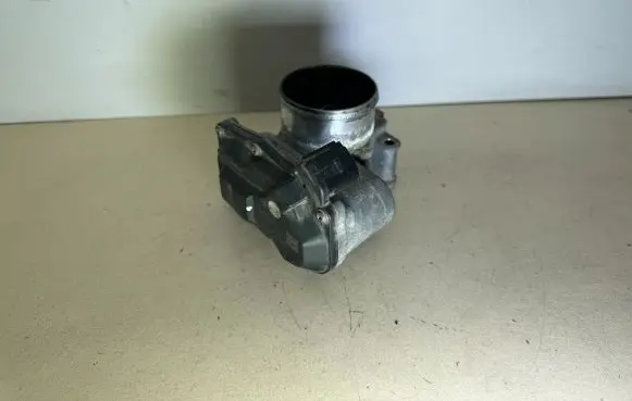 Hyundai ix35 Throttle valve 351002F000 10E180086