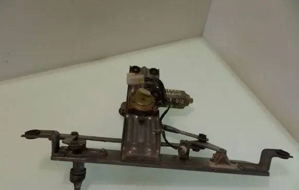 Nissan Terrano Front wiper linkage and motor