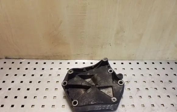 Opel Vectra C Engine mounting bracket 55210423