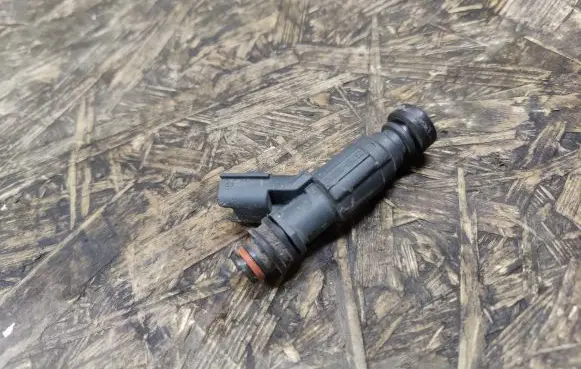 Toyota Auris 150 Fuel injector 232500D030 0280156019