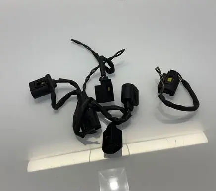 Mercedes-Benz E W211 Fuel injector wires 1685452928 A1685452928