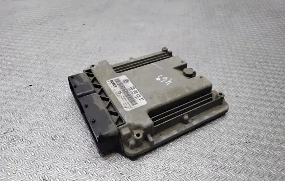 Volkswagen Touran I Engine control unit/module 03G906016BT 0281011761