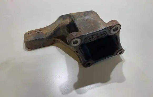 Land Rover Range Rover L405 Engine mounting bracket 6H436061AC