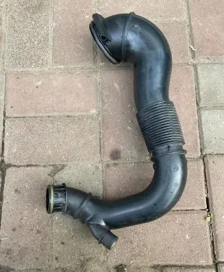 Porsche Macan (95B) Air intake hose/pipe 95B129532
