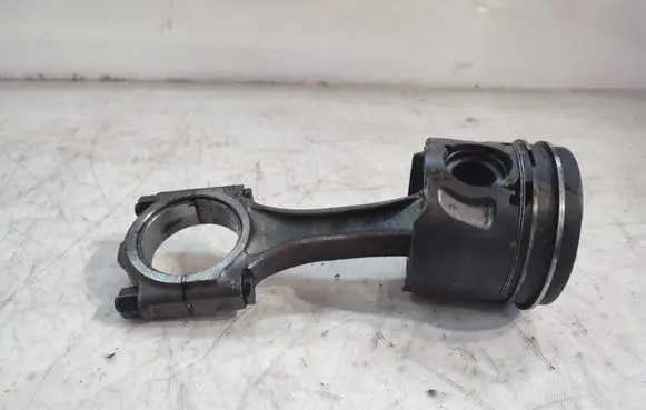 Peugeot 407 Piston with connecting rod