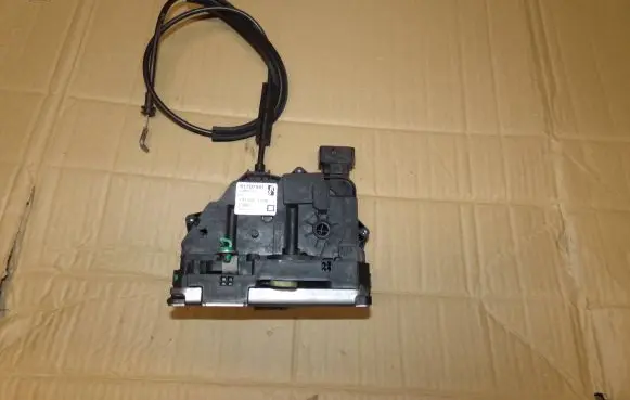 Fiat Grande Punto Front door lock 51797561