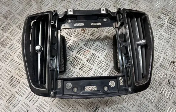 Volvo XC60 Dash center air vent grill 31417742