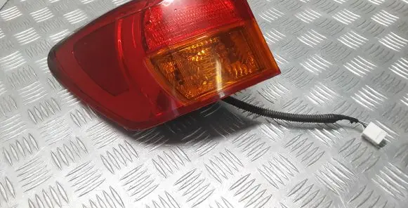 Lexus IS 220D-250-350 Rear/tail lights