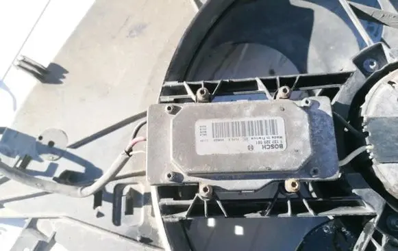 Volvo S80 Coolant fan relay 1137328081