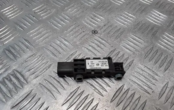 Audi A4 S4 B6 8E 8H Airbag deployment crash/impact sensor 8E0959651