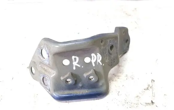 Toyota Avensis T270 Fender mounting bracket