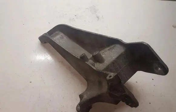 Mini One - Cooper R50 - 53 Engine mounting bracket 2211675622105 A9116