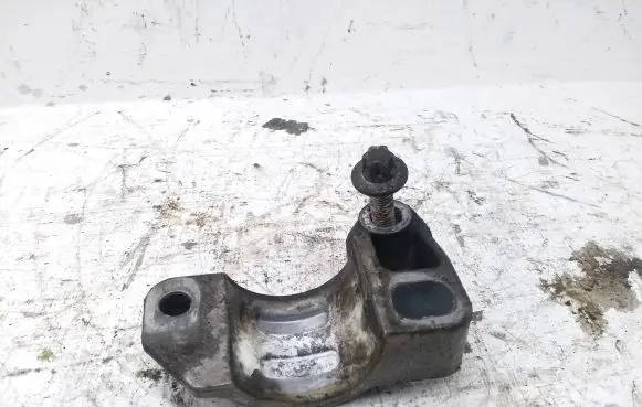 Mercedes-Benz CLS C219 Sway bar bush bracket, front A2113231125