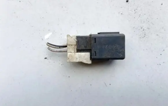 Nissan X-Trail T30 Other relay 2433009900